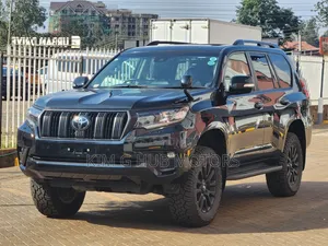 Toyota Land Cruiser Prado 2023 Black