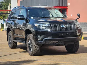 Toyota Land Cruiser Prado 2023 Black