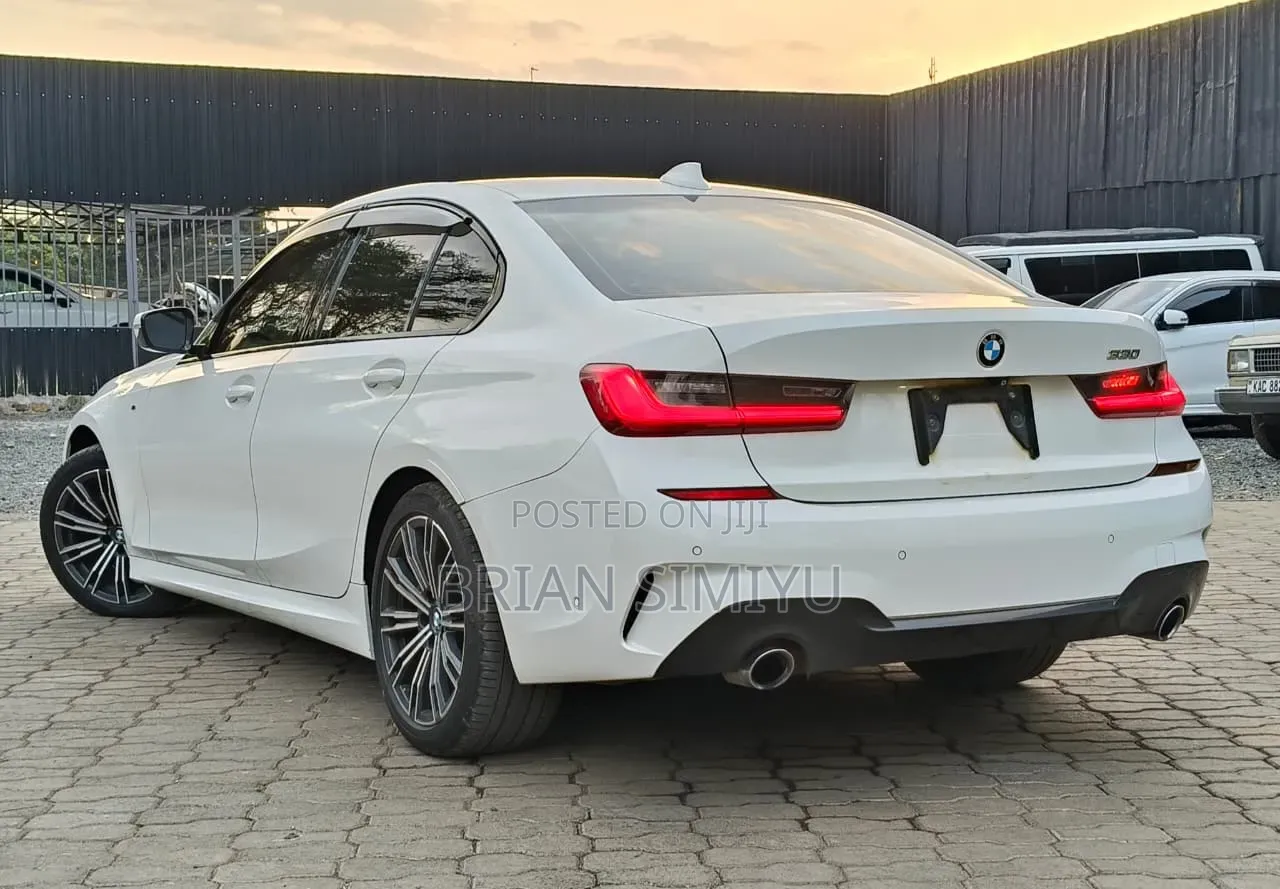 BMW 330i 2019 White