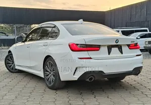 BMW 330i 2019 White