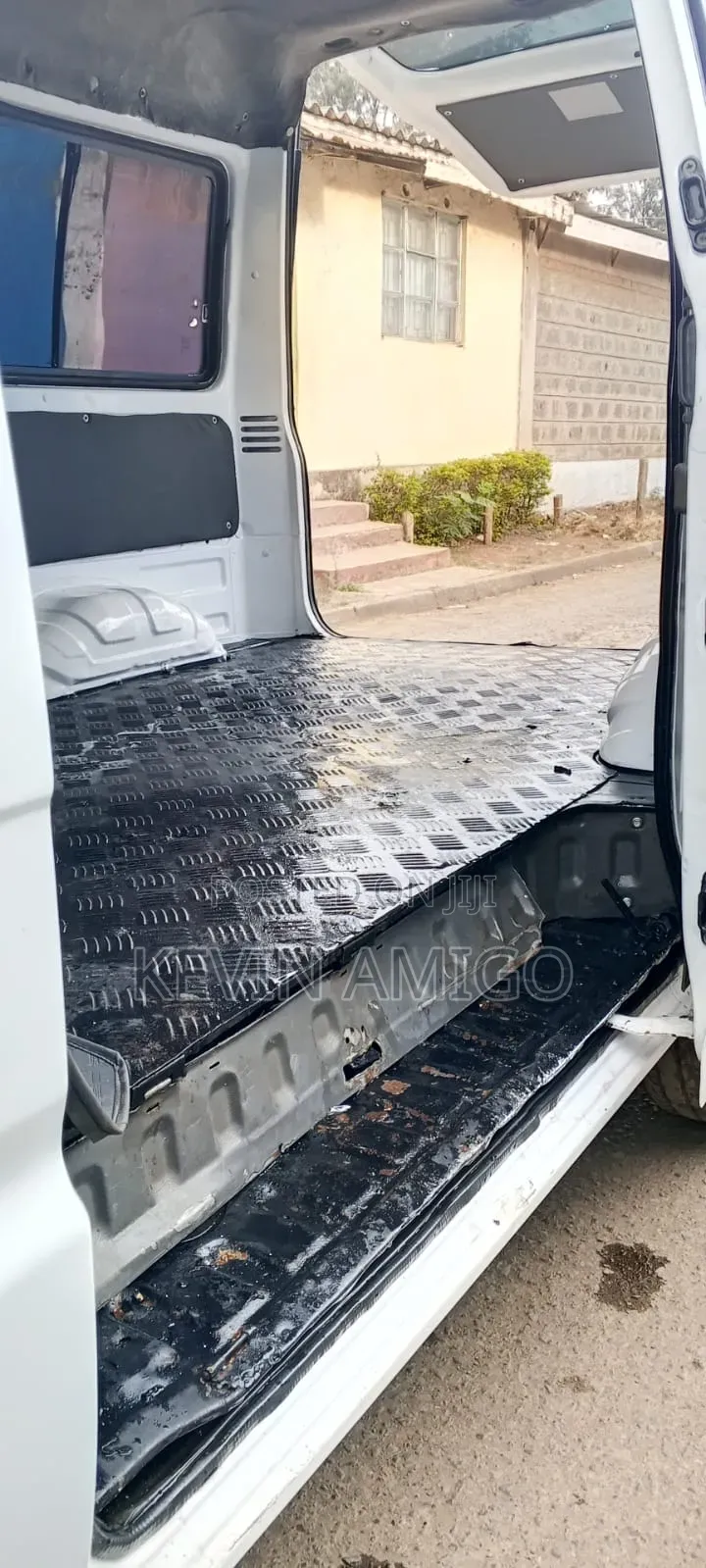 Mazda Bongo 2011 White