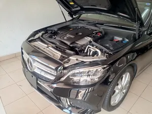 Mercedes-Benz C180 2018 Black