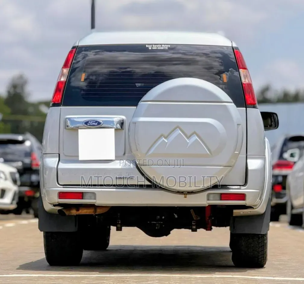 Ford Everest 2011 Silver