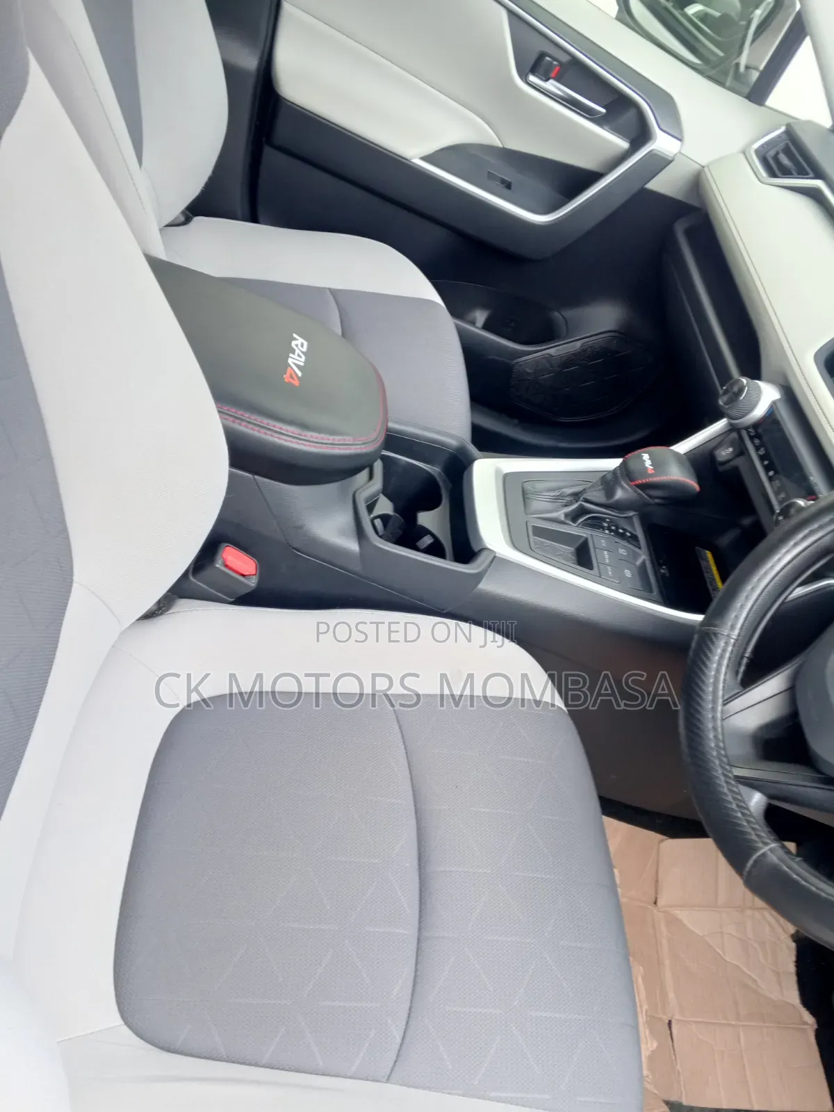Toyota RAV4 2019 White