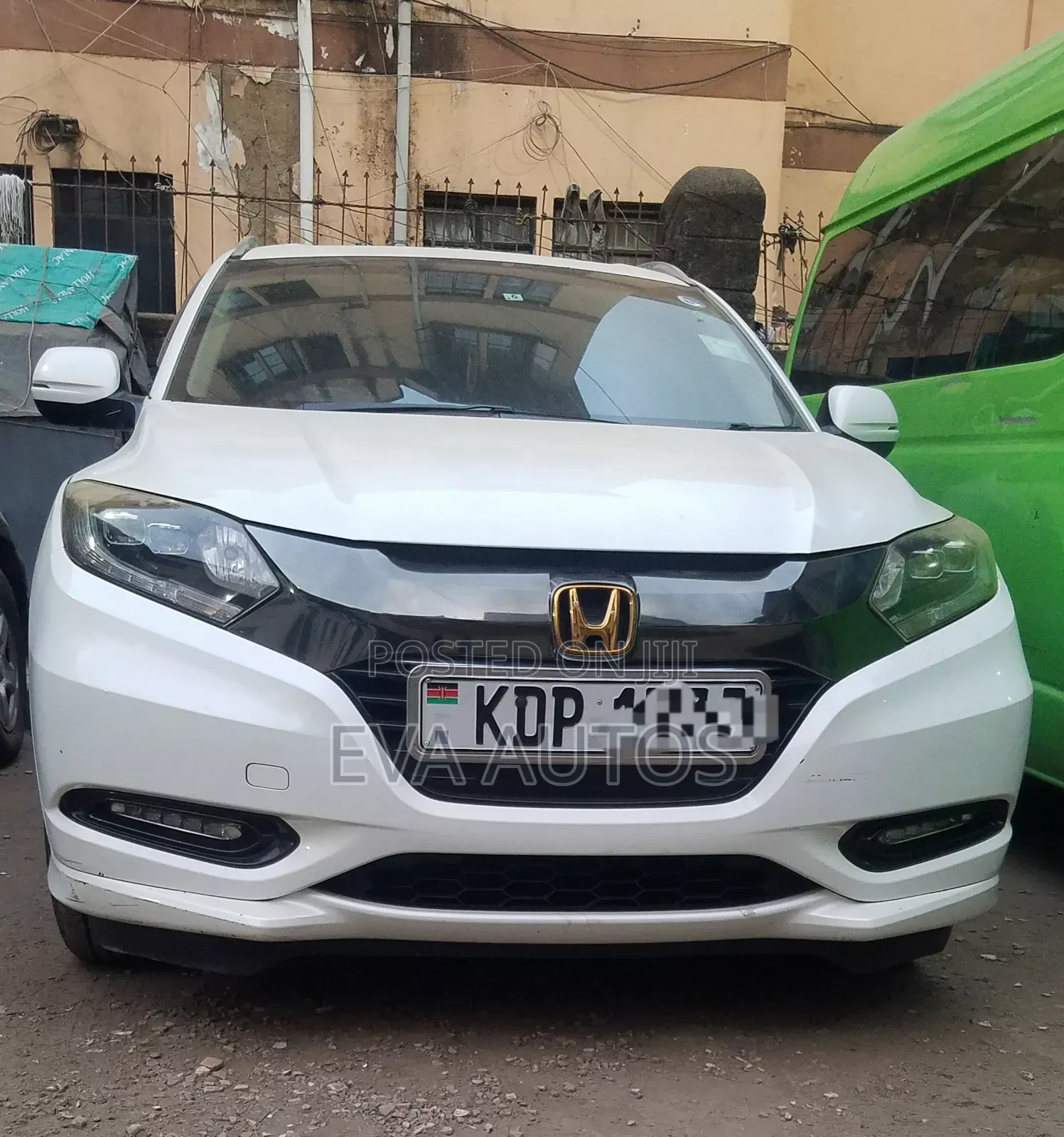 Honda Vezel 2017 White