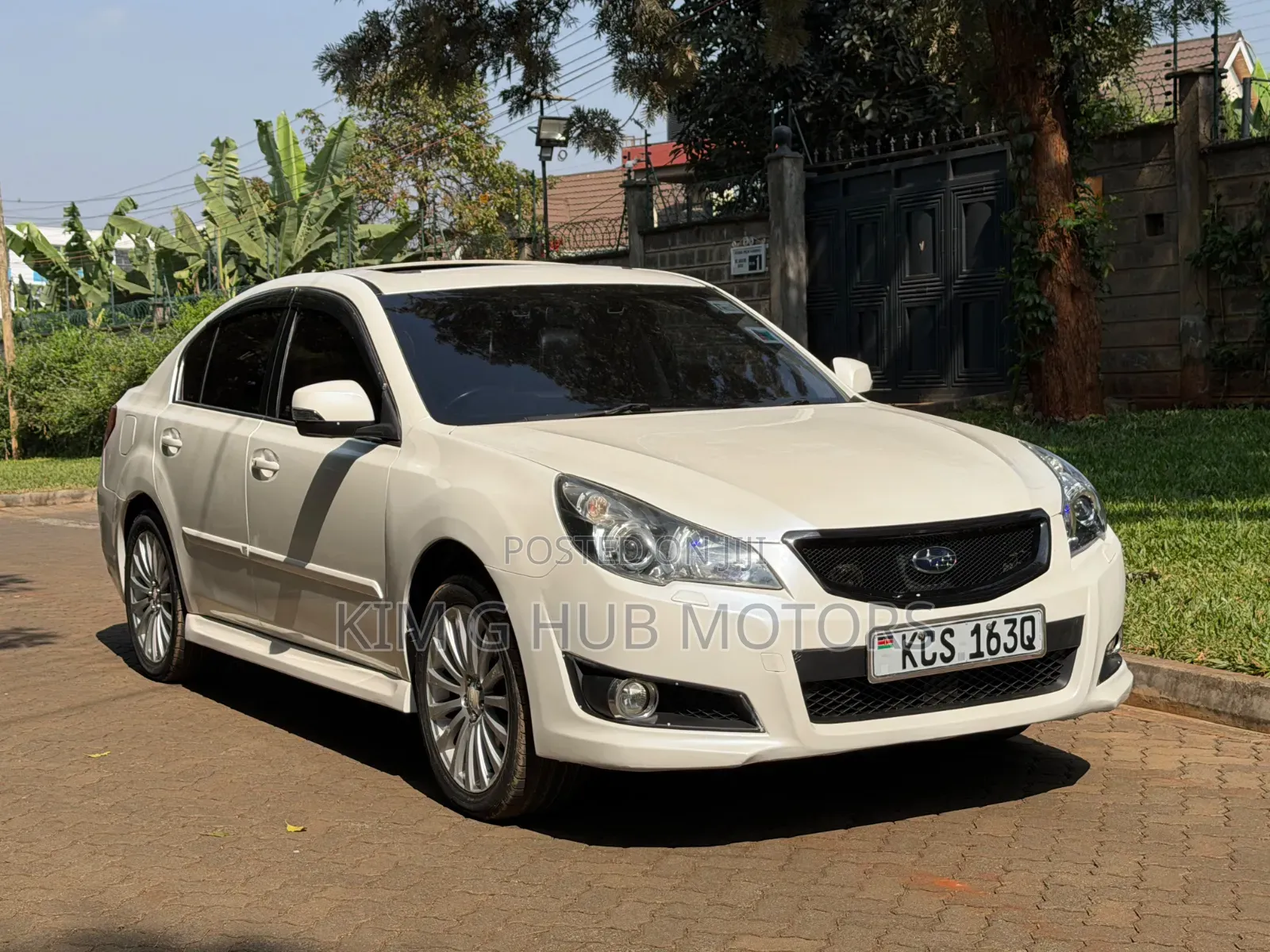 Subaru Legacy 2011 Pearl