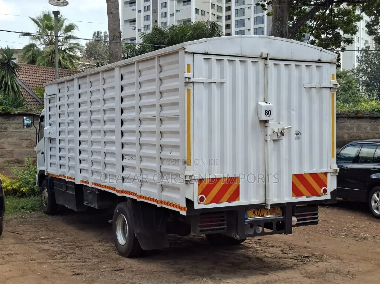 Hino Hino Dutro 2014 White