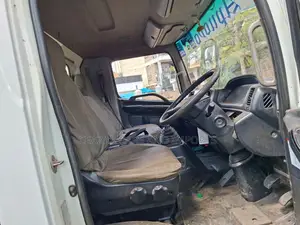 Hino Hino Dutro 2014 White