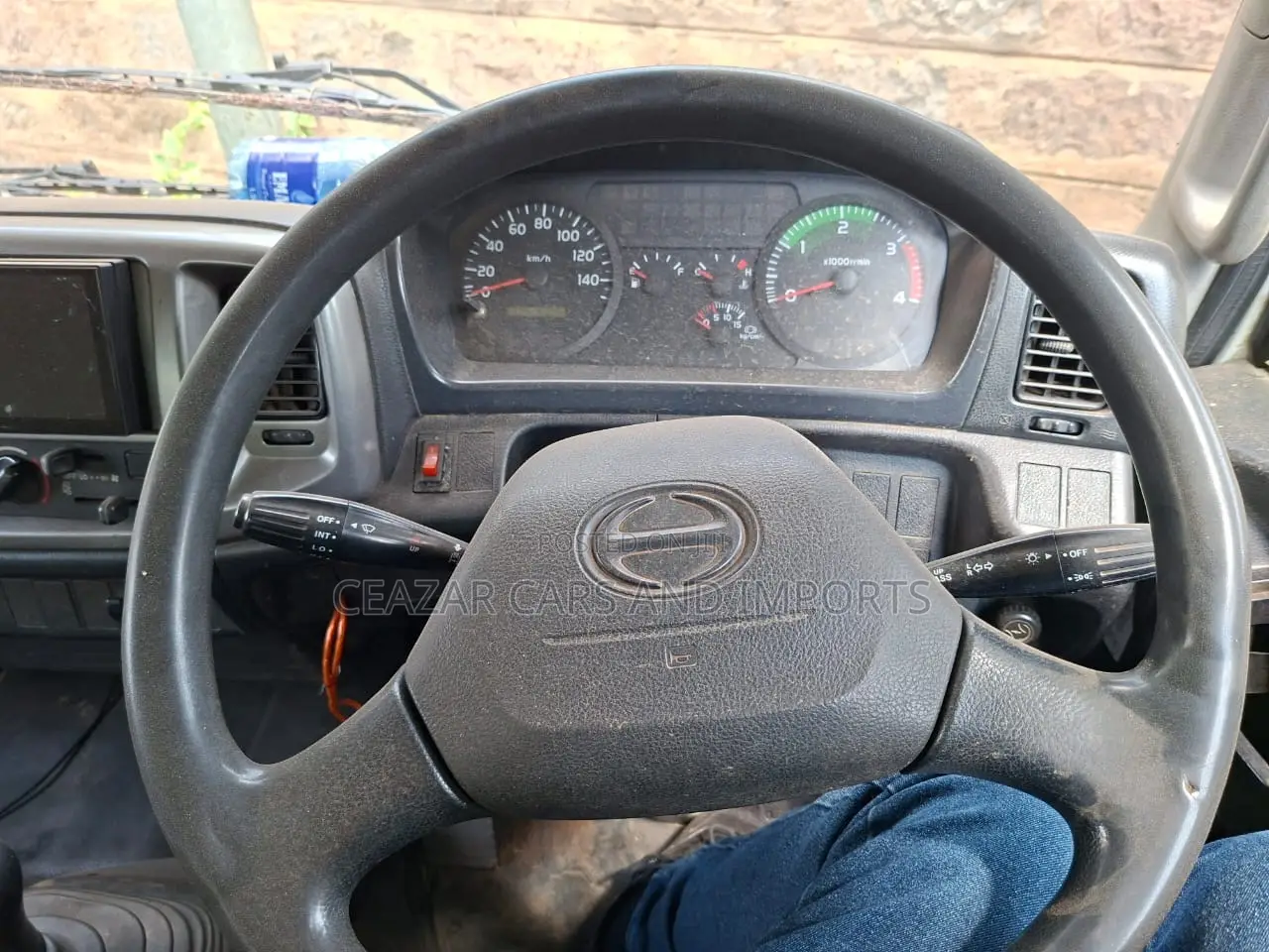 Hino Hino Dutro 2014 White