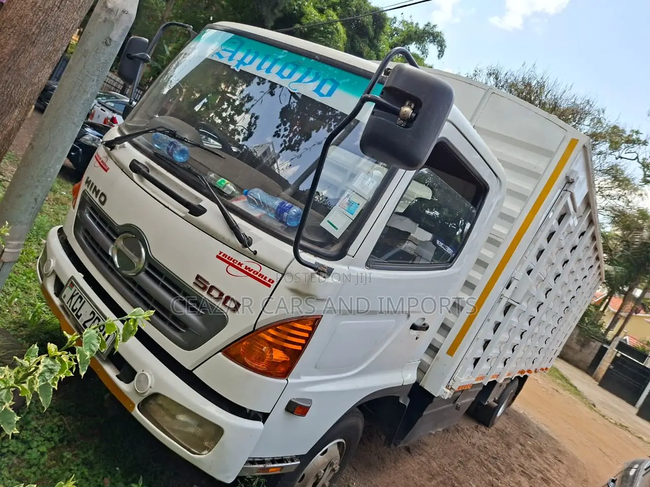 Hino Hino Dutro 2014 White