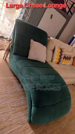 Beautifully Crafted Chaise Lounge