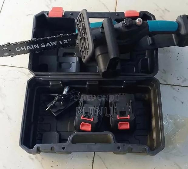 Makita 12inch Cordless Chainsaw