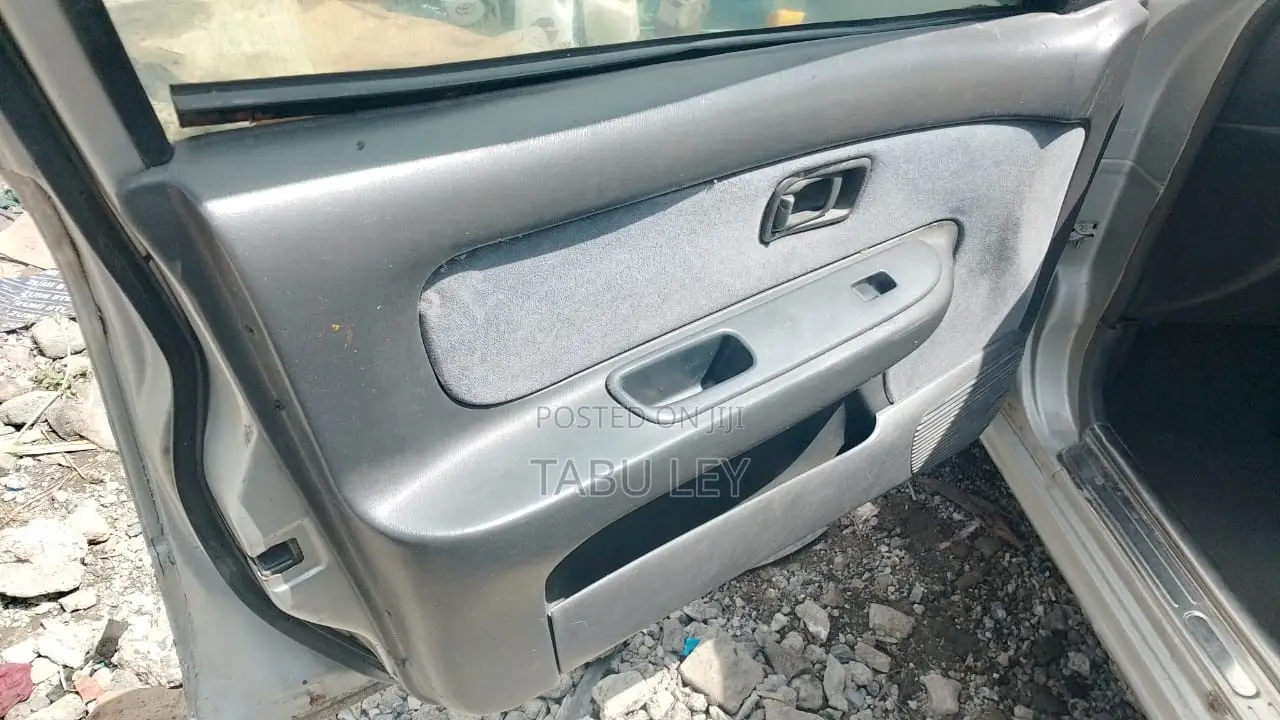 Nissan Sunny B14 Sedan 1.5 1999 Silver