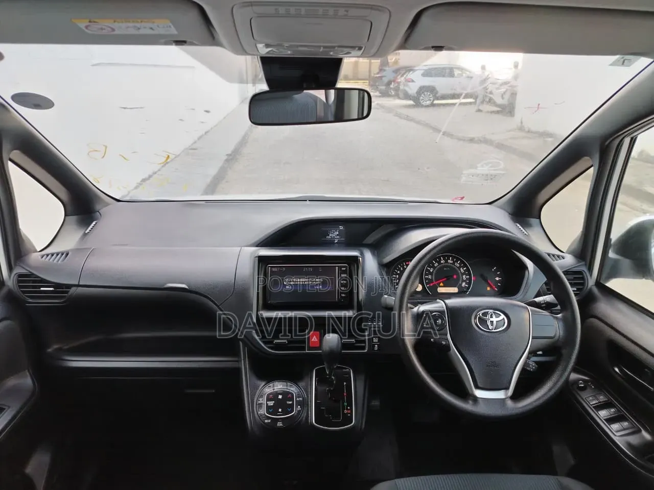 Toyota Noah 2019 Silver