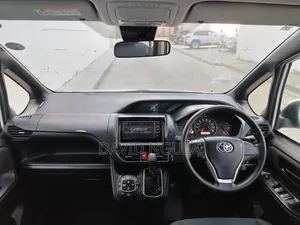 Toyota Noah 2019 Silver
