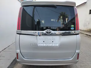 Toyota Noah 2019 Silver