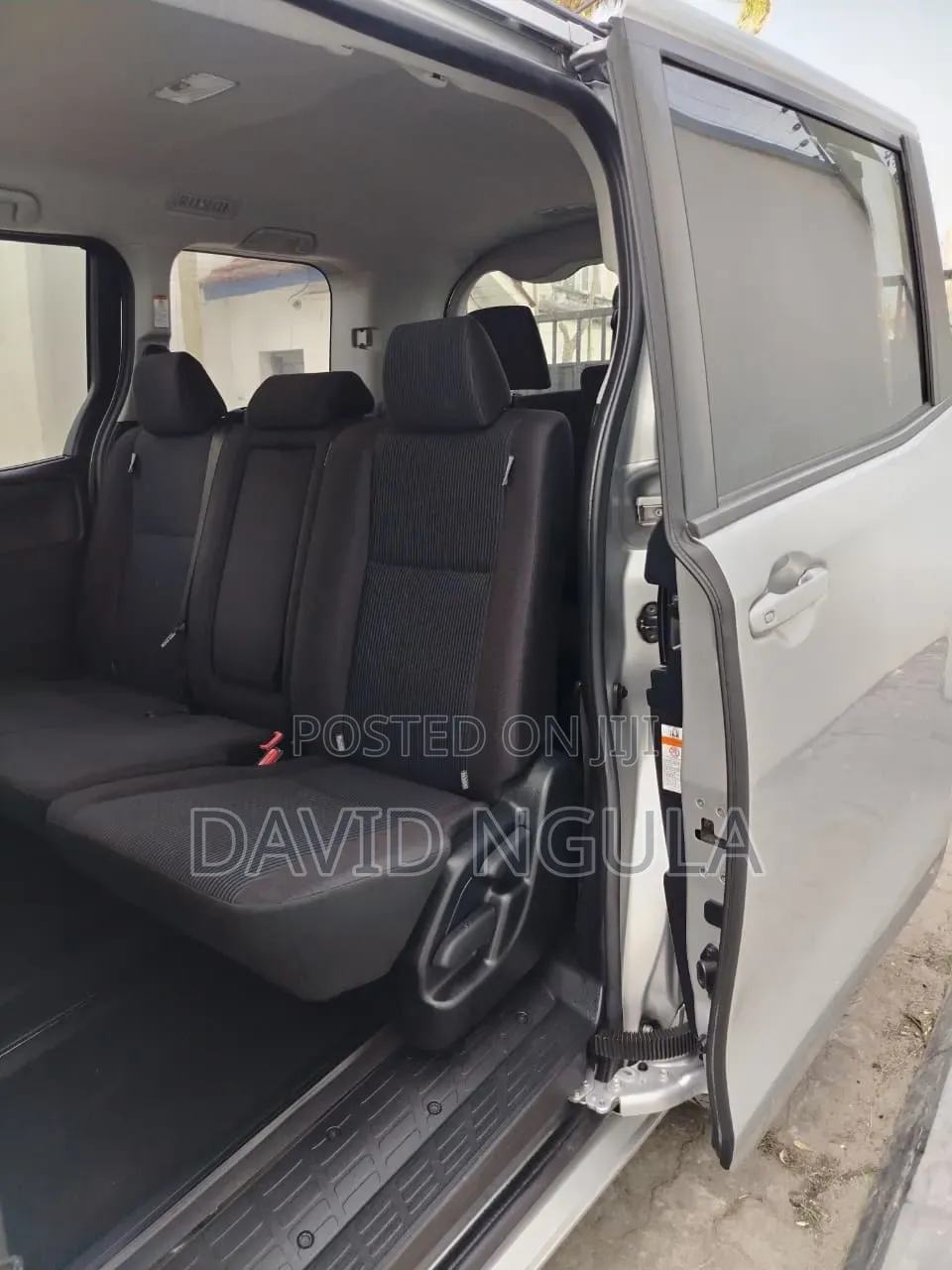 Toyota Noah 2019 Silver
