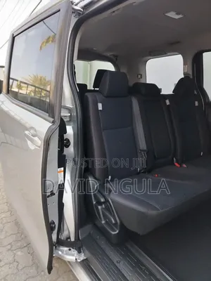 Toyota Noah 2019 Silver