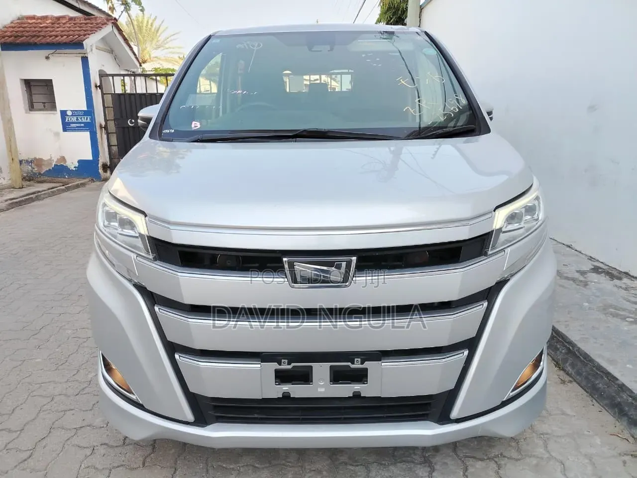 Toyota Noah 2019 Silver