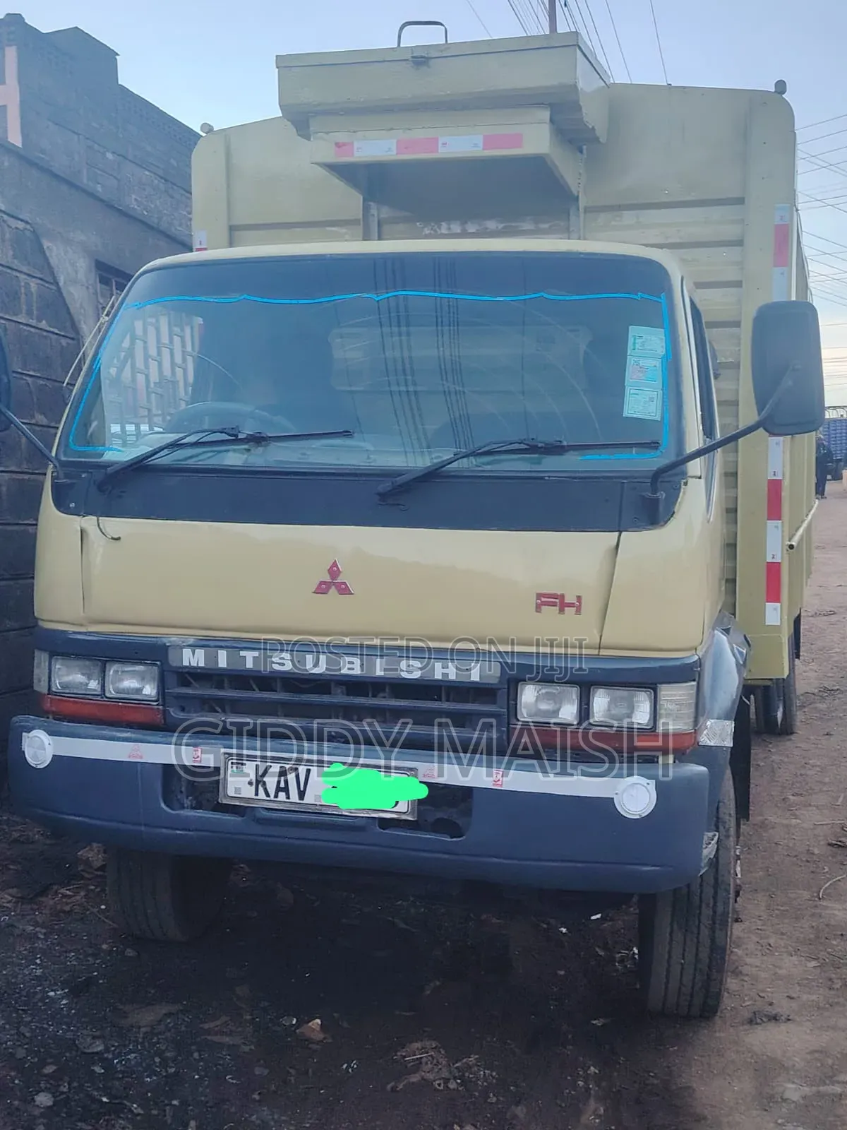 Mitsubishi 2006 Yellow