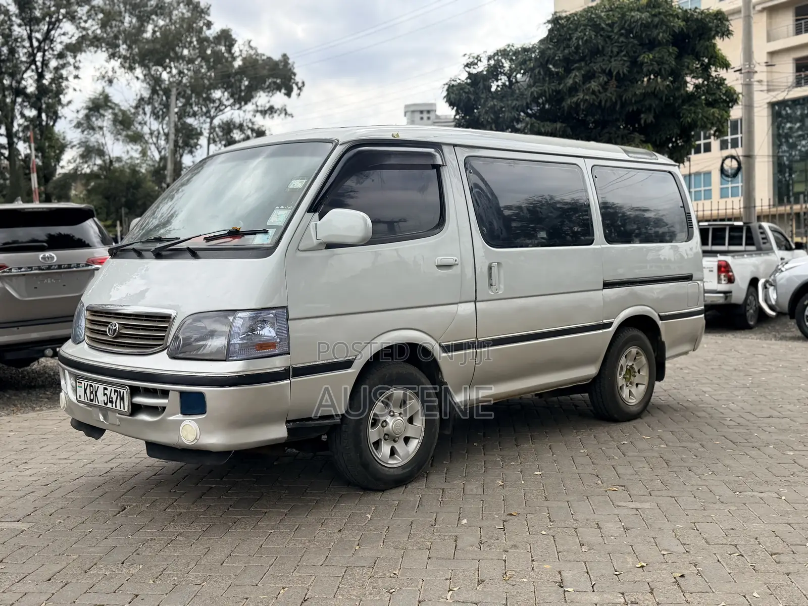 Toyota HiAce 2002 Silver