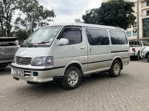 Toyota HiAce 2002 Silver