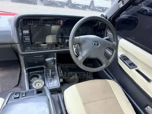 Toyota HiAce 2002 Silver