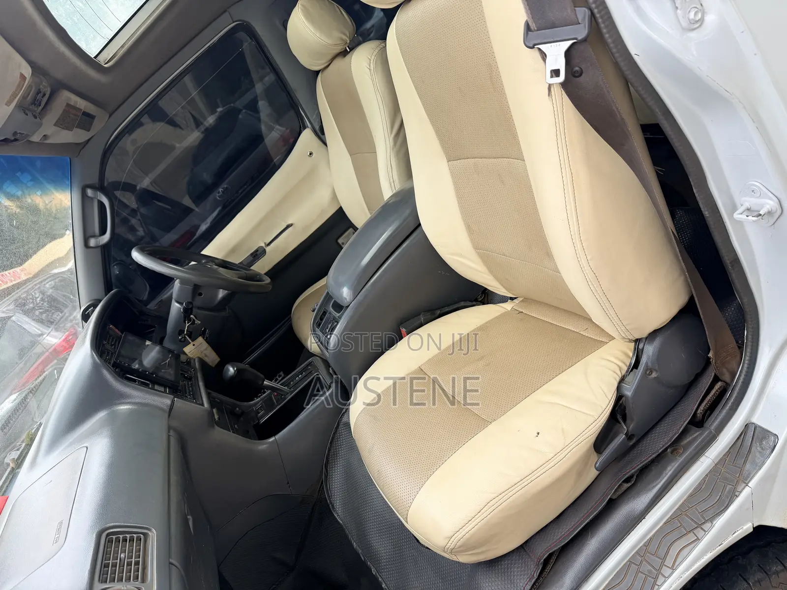 Toyota HiAce 2002 Silver