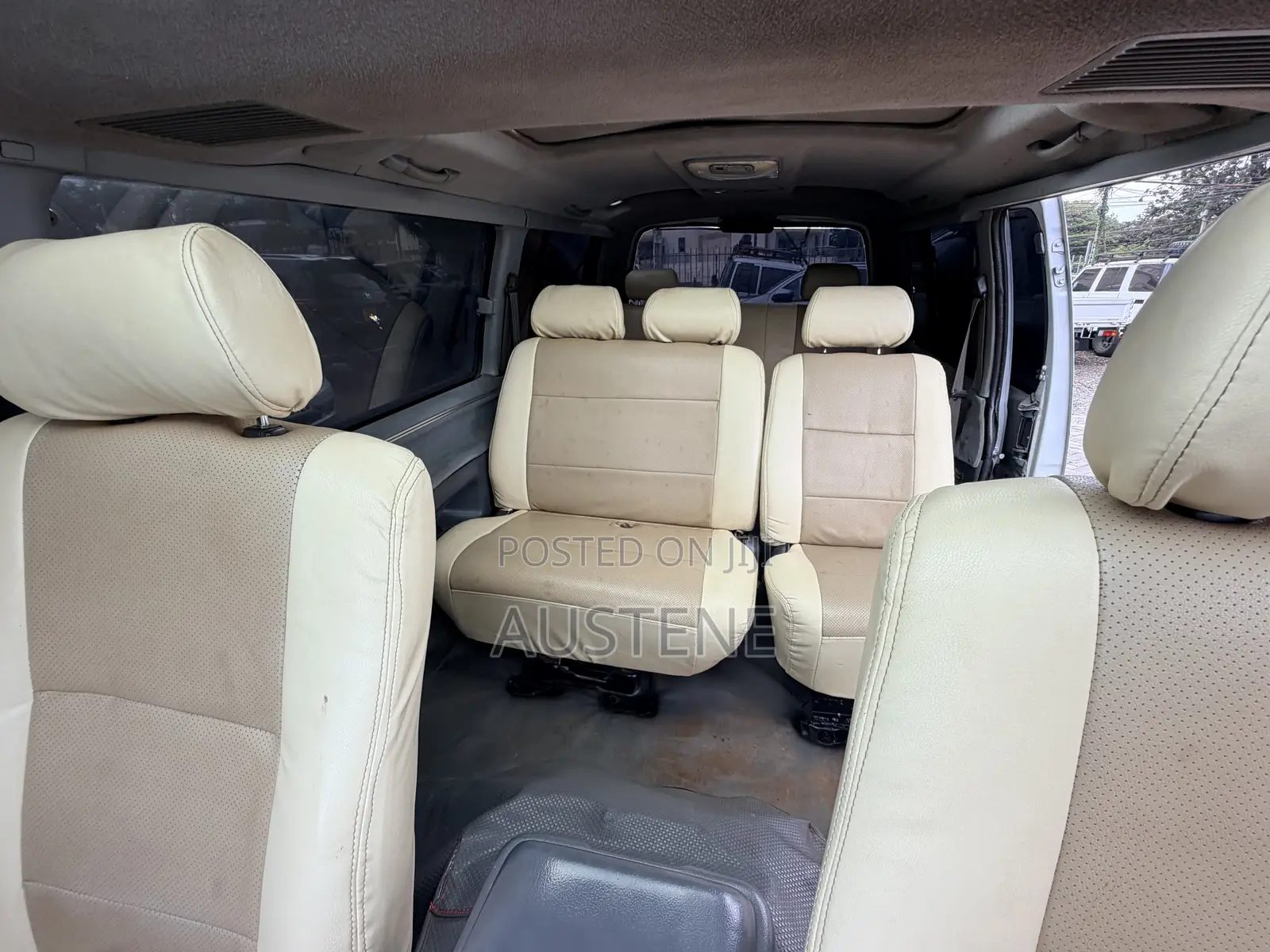 Toyota HiAce 2002 Silver
