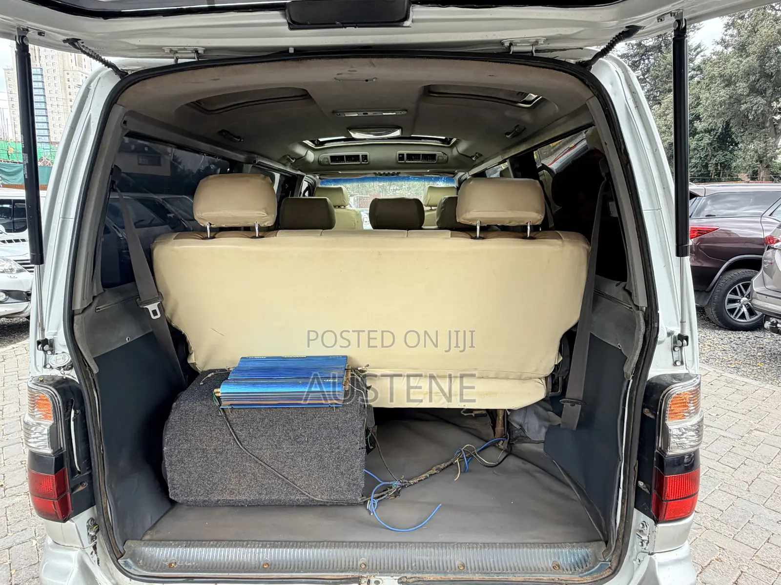 Toyota HiAce 2002 Silver