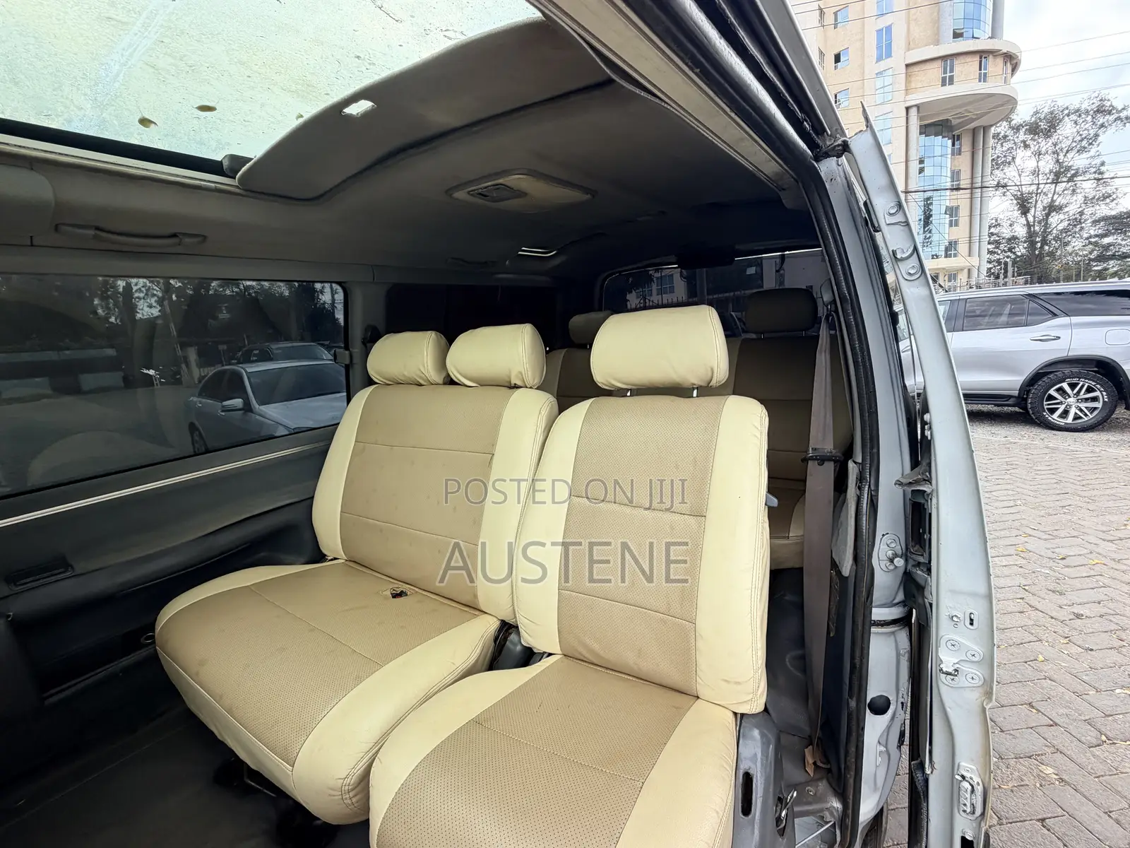Toyota HiAce 2002 Silver