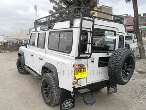 Land Rover Defender 2019 White