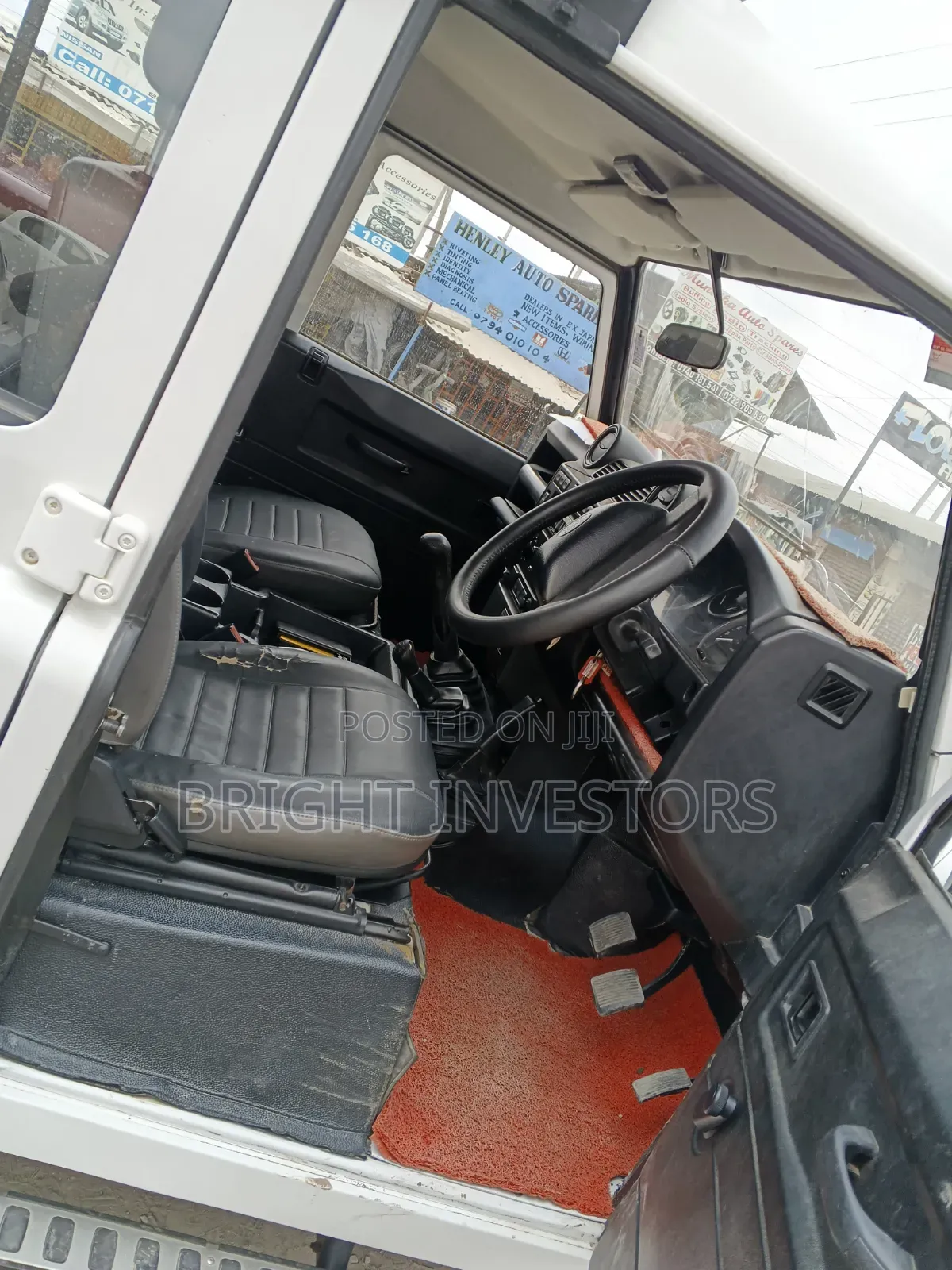 Land Rover Defender 2019 White