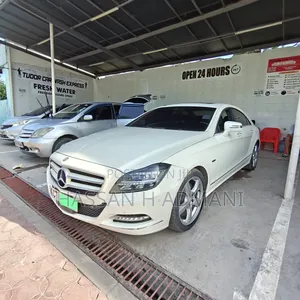 Mercedes-Benz CLS 2012 White