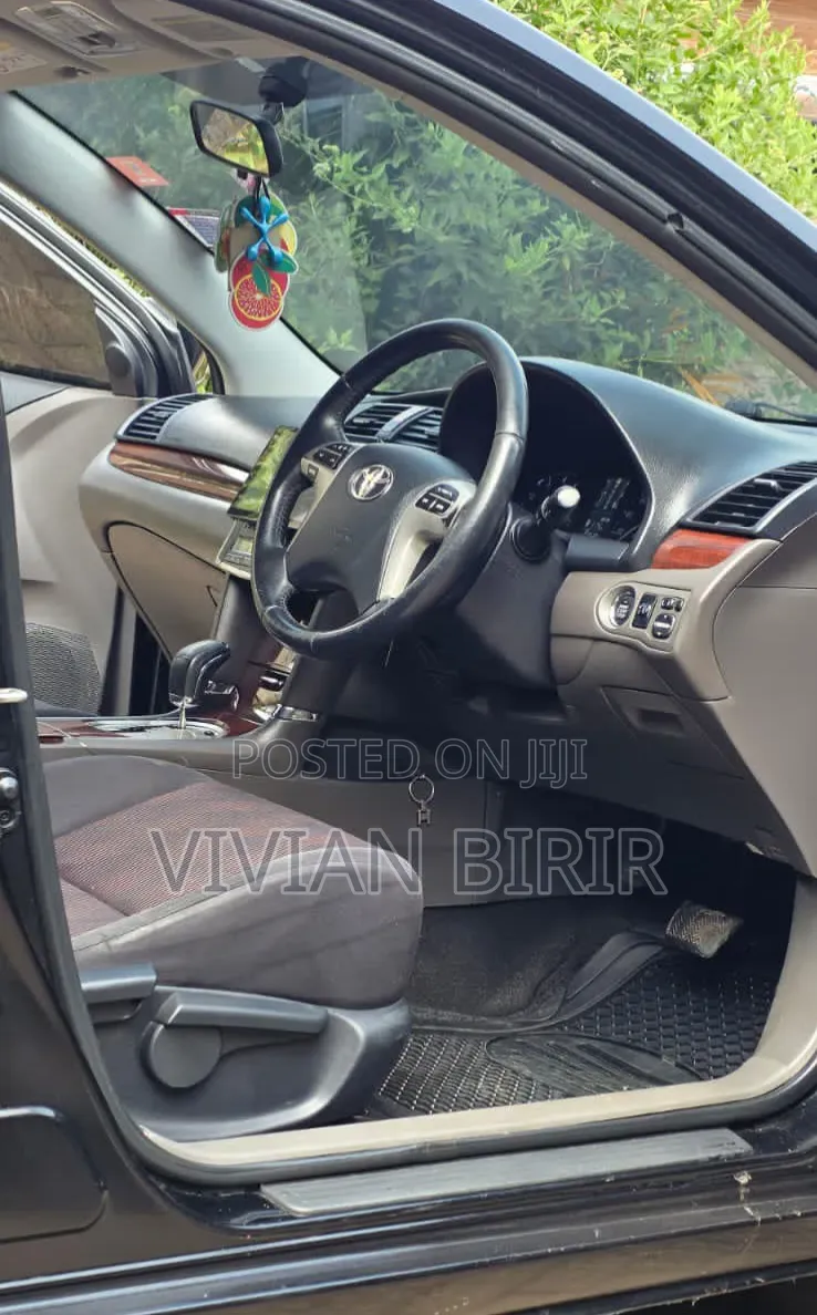 Toyota Premio 2014 Black
