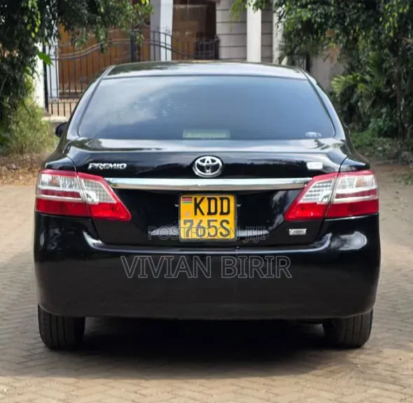 Toyota Premio 2014 Black