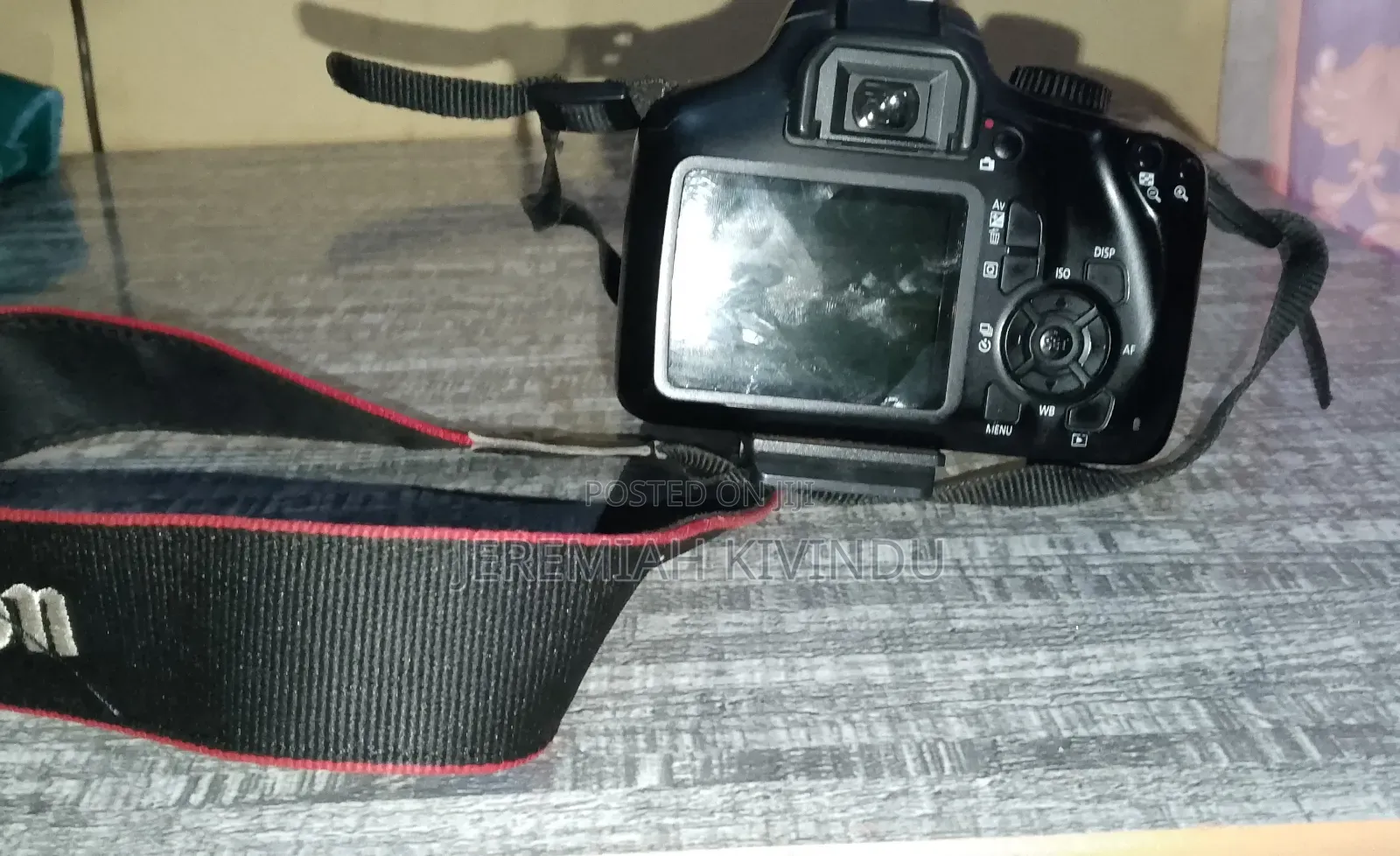 Canon EOS 4000D DSLR Camera + 2 Batteries + Charger + Tripod