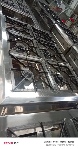 High Pressure Gas Cooker With Six Burners.