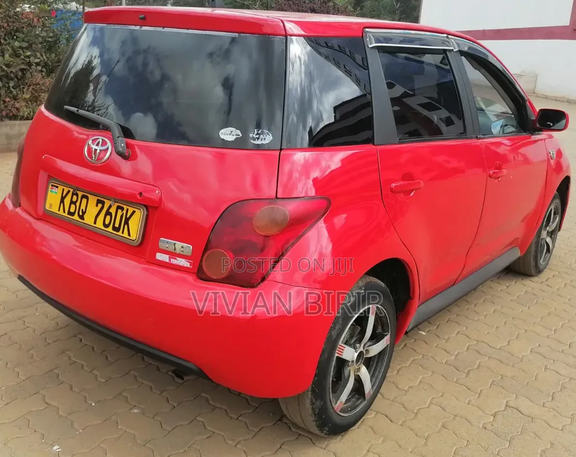 Toyota IST 2005 Red