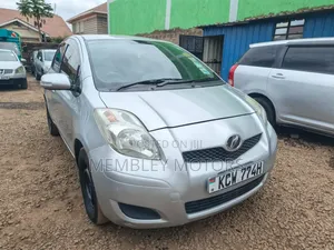 Toyota Vitz 2007 Silver