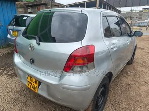 Toyota Vitz 2007 Silver