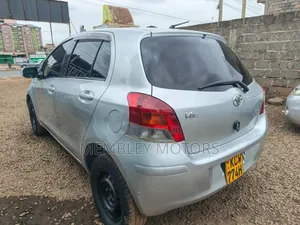 Toyota Vitz 2007 Silver