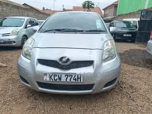 Toyota Vitz 2007 Silver