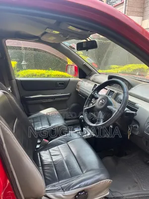 Nissan X-Trail 2004 Red