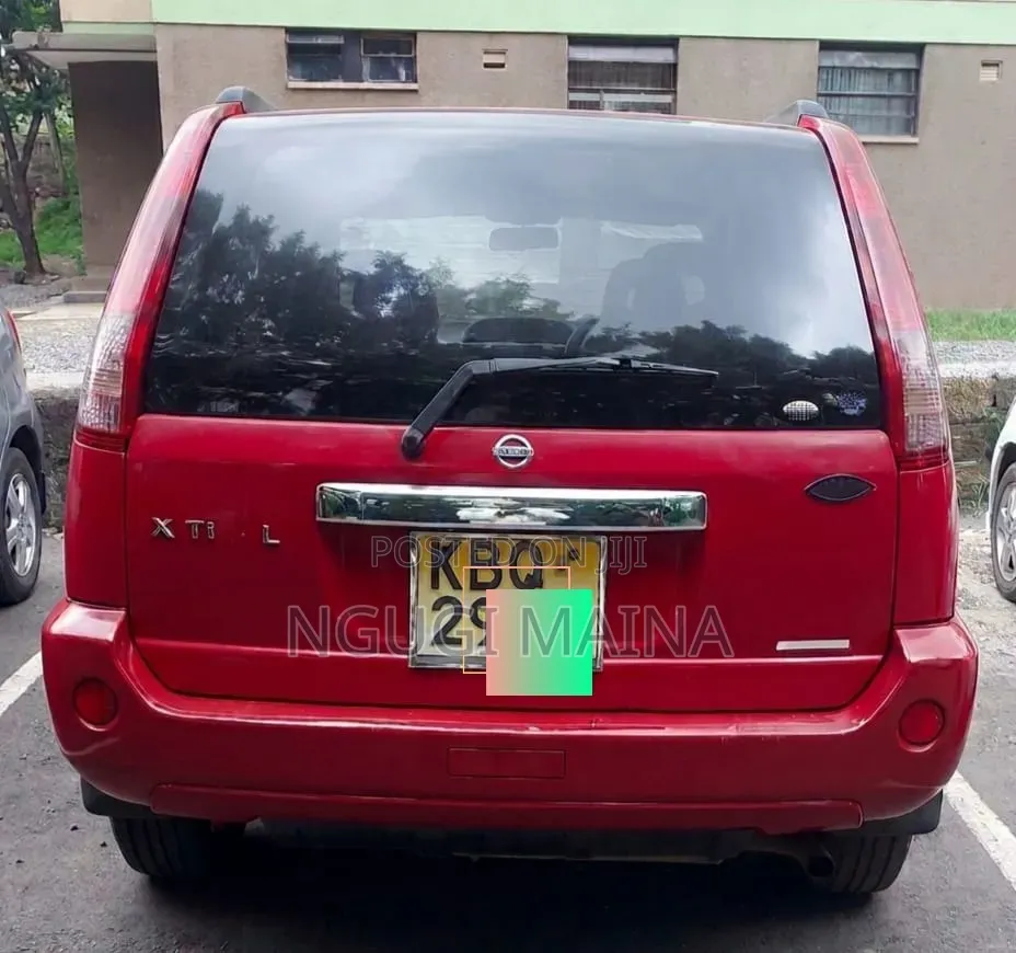Nissan X-Trail 2004 Red