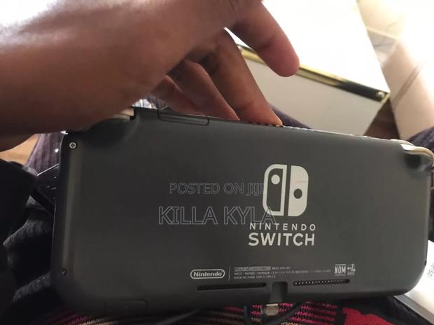 Nintendo Switch Lite - thumbnail 4