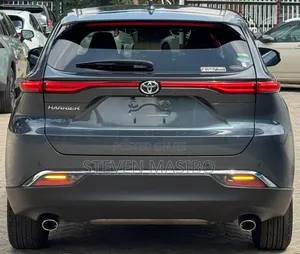 Toyota Harrier 2.0 2020 Blue
