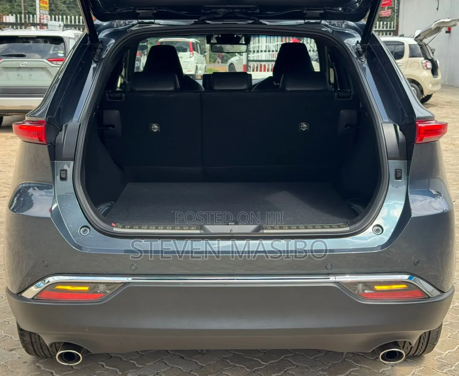 Toyota Harrier 2.0 2020 Blue