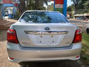 Toyota Axio 2018 Silver