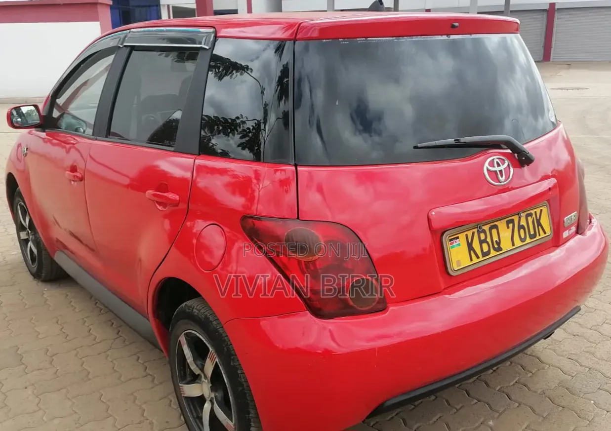 Toyota IST 2005 Red